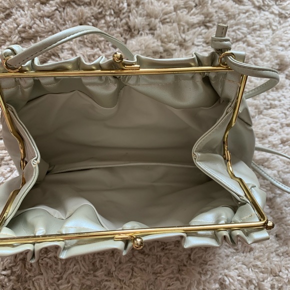 VINTAGE silvery/pearl purse - Picture 2 of 3